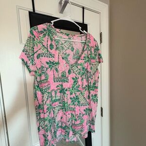 LILLY PULITZER - Etta V-Neck Top Mandevilla Baby Always Worth It - XL EUC